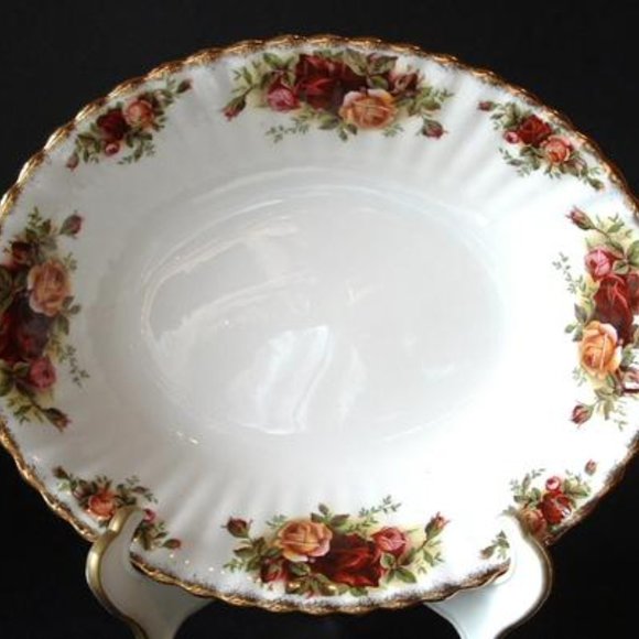 Royal Albert Old Country Roses OVAL SERVING BOWL ( NEW WITH TAG) - Picture 2 of 2